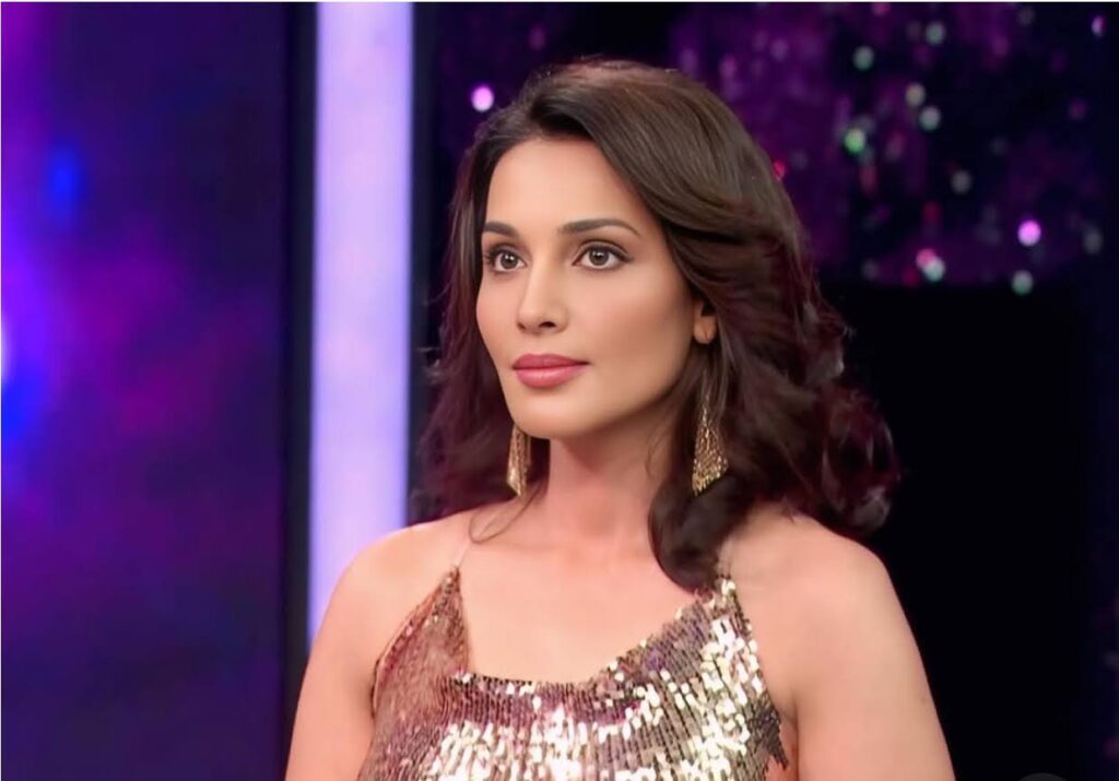 Flora Saini (Asha Saini)